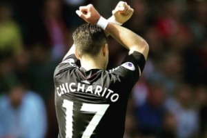 Hinchas del West Ham United subastan camisetas de Chicharito para ayudar en M&eacute;xico