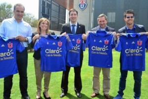 La U de Chile present&oacute; su camiseta especial para el Cl&aacute;sico en apoyo al Telet&oacute;n