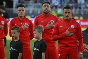 M&aacute;s errores: Pitbull en el himno de Chile y la bandera de Bolivia al rev&eacute;s