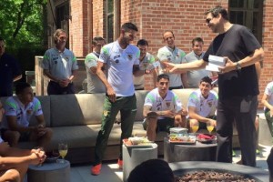 Los jugadores de Bolivia recibieron unos lujosos smartphones