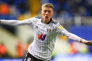 La emotiva razón del pase de un jugador del Fulham a la tercera división inglesa