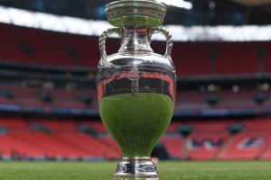 Coca-Cola celebra 40 años junto a la UEFA como patrocinador de la Euro 2028