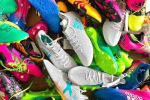 La historia del coleccionista de botines que se los vende a figuras de la Premier League