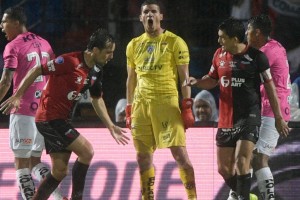 Ante el reclamo de Col&oacute;n, &iquest;qu&eacute; medida tomar&aacute; la CONMEBOL con el t&iacute;tulo de la Sudamericana?