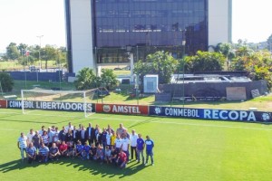 La CONMEBOL apuesta por fijar estándares de calidad en los campos de juego