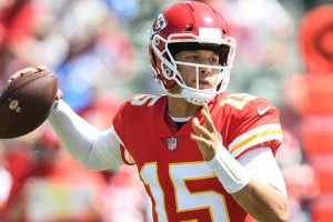 Patrick Mahomes rompi&oacute; todos los r&eacute;cords y se convirti&oacute; en el deportista con el contrato m&aacute;s caro de la historia