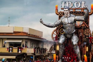 El impresionante homenaje que le hicieron a Cristiano Ronaldo en el Carnaval de Viareggio
