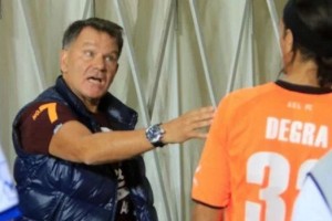 Se equivoc&oacute; en un partido, le peg&oacute; el presidente y lo echaron del club