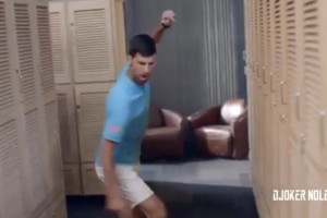 El nuevo comercial de Novak Djokovic bailando en el vestuario