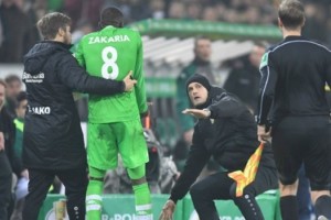 Suspenden a un entrenador en Alemania por &iexcl;fingir una falta!