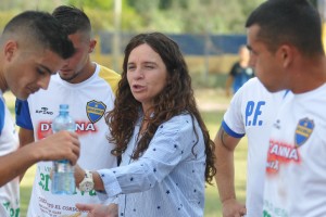 Dirige equipos de hombres y quiere ser la primera mujer en entrenar a la Selecci&oacute;n Femenina de F&uacute;tbol