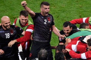 El DT de Albania arm&oacute; su Selecci&oacute;n para la EURO con ayuda de Google
