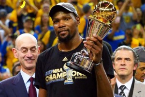 Kevin Durant dejar&iacute;a los Golden State Warriors si el equipo vuelve a ser campe&oacute;n de la NBA