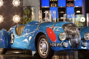 Elegancia e Innovación: el Peugeot 402 cumple 90 años