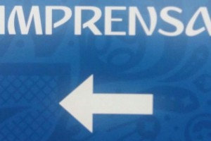 Ins&oacute;lito: la FIFA cambi&oacute; el color de su se&ntilde;alizaci&oacute;n para el partido de Brasil para evitar los colores del Inter