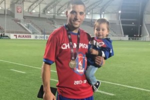 Nuevas costumbres, un f&uacute;tbol en desarrollo y la previa del Mundial: la historia de Ulises Pascua en Qatar