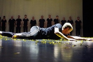 El equipo de la Europa League que le exige hacer obras de teatro a sus jugadores