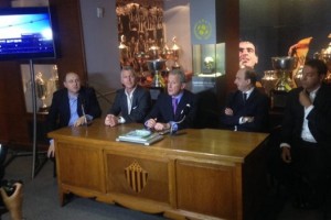 El Estadio de Pe&ntilde;arol tiene emblema y los hinchas podr&aacute;n elegir el nombre