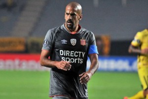 Estudiantes de La Plata present&oacute; su nueva camiseta alternativa