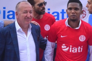 Samuel Eto&rsquo;o ser&aacute; entrenador y jugador en la liga turca