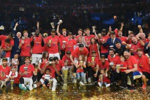 La Euroliga eval&uacute;a reducir salarios y romper los contratos de sus jugadores por el coronavirus