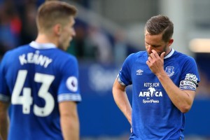 Everton rompi&oacute; abruptamente el contrato con la casa de apuestas que lo patrocinaba