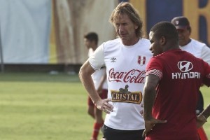 Ricardo Gareca revel&oacute; los requisitos que necesitar&iacute;a Farf&aacute;n para volver a ser convocado