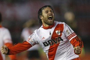 Cavenaghi pronostic&oacute; en contra del Real Madrid y se cumpli&oacute;