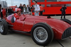 Ferrari vuelve a sus orígenes con un monoplaza completamente rojo
