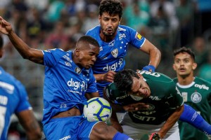 En Brasil regalan autos para aumentar el p&uacute;blico en los estadios de f&uacute;tbol 