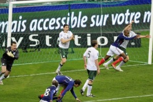 Así se implementará la ayuda en video para los árbitros en el fútbol