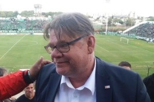 Juha Sipilä, el primer ministro de Finlandia que fue a ver a Nueva Chicago