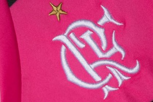Flamengo present&oacute; su camiseta especial por el D&iacute;a de la Mujer