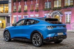 Ford lanz&oacute; el Roadshow exclusivo Go Electric en Europa y acerc&oacute; el Mustang Mach-E al cliente