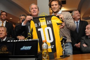 Forl&aacute;n firm&oacute; su contrato con Pe&ntilde;arol y dijo: "Es un sue&ntilde;o hecho realidad"