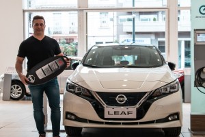 Nissan entrega la primera unidad de Leaf en la Argentina