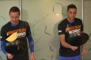 Ramiro Funes Mori particip&oacute; de un &ldquo;Desaf&iacute;o de Panqueques&rdquo; en el Everton