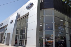 Ford inaugura un nuevo concesionario en San Rafael