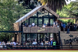 Cerveza Imperial inaugur&oacute; su Beer House en el Campo Argentino de Polo