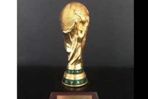 Con art&iacute;culos de Maradona, Pele y Messi, se presenta la subasta de f&uacute;tbol m&aacute;s importante del mundo 