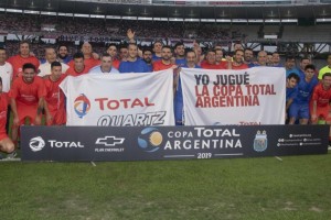 En la previa de River y Central C&oacute;rdoba, TOTAL le cumpli&oacute; el sue&ntilde;o a 24 fan&aacute;ticos del f&uacute;tbol   