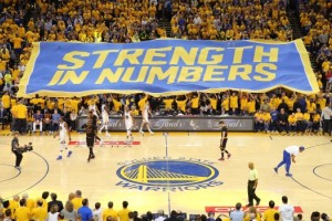 Socios adherentes y una estrategia inigualable de ingresos, las similitudes entre Boca y los Warriors