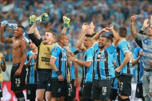 La CONMEBOL mult&oacute; al Gremio por denunciar a las marcas falta de seriedad en la competencia