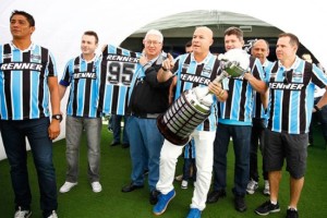 Gremio celebra los 20 a&ntilde;os de la Copa Libertadores 1995 con una camiseta especial