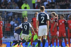 Leigh Griffiths, el escoc&eacute;s que hizo recordar a Riquelme por sus tiros libres