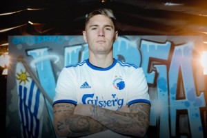 La ingeniosa presentaci&oacute;n de un futbolista uruguayo en Dinamarca