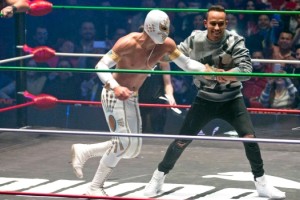 Hamilton, ya campe&oacute;n de F1, palpit&oacute; el GP de M&eacute;xico haciendo lucha libre