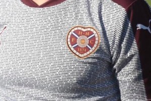 El Hearts escoc&eacute;s utilizar&aacute; una camiseta con el nombre de 8 mil hinchas