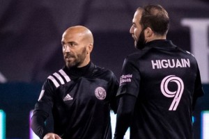 As&iacute; como los Higua&iacute;n, hermanos que anotaron en un mismo partido