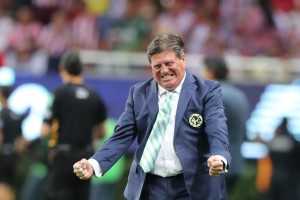 Sin autos de lujo, la curiosa pol&iacute;tica de un entrenador con sus futbolistas m&aacute;s j&oacute;venes